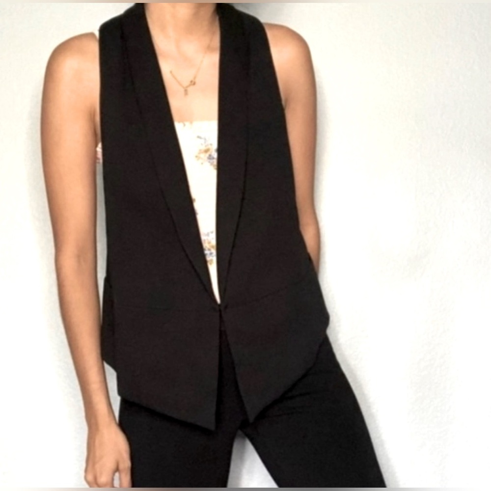 CAbi Black Sleeveless Blazer Vest